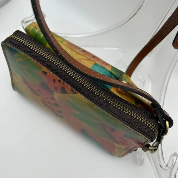 Patricia Nash Watercolor Butterfly Zip Around Wallet Crossbody NWOT - Picture 11 of 13